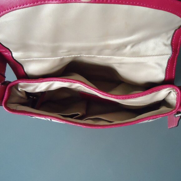 Coach M0773-11860 Soho leather trim shoulder bag. - Picture 14 of 16